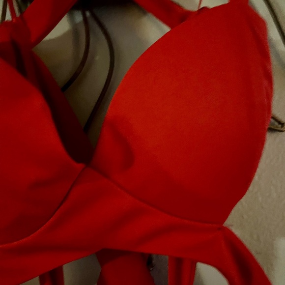 🌺BEAUTIFUL RED DRESS! - Picture 2 of 6